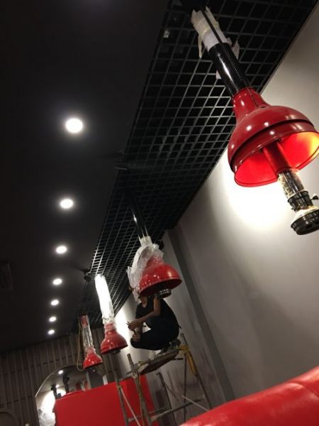 thi công trần nhôm caro màu đen