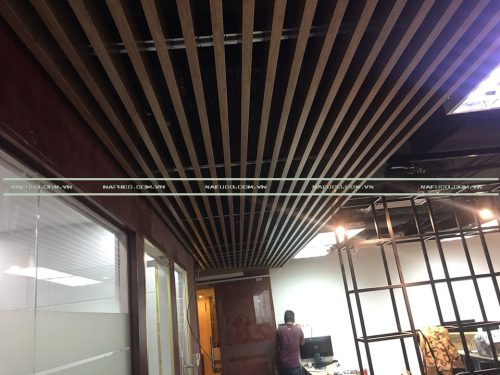 trần nhôm sọc u vân gỗ