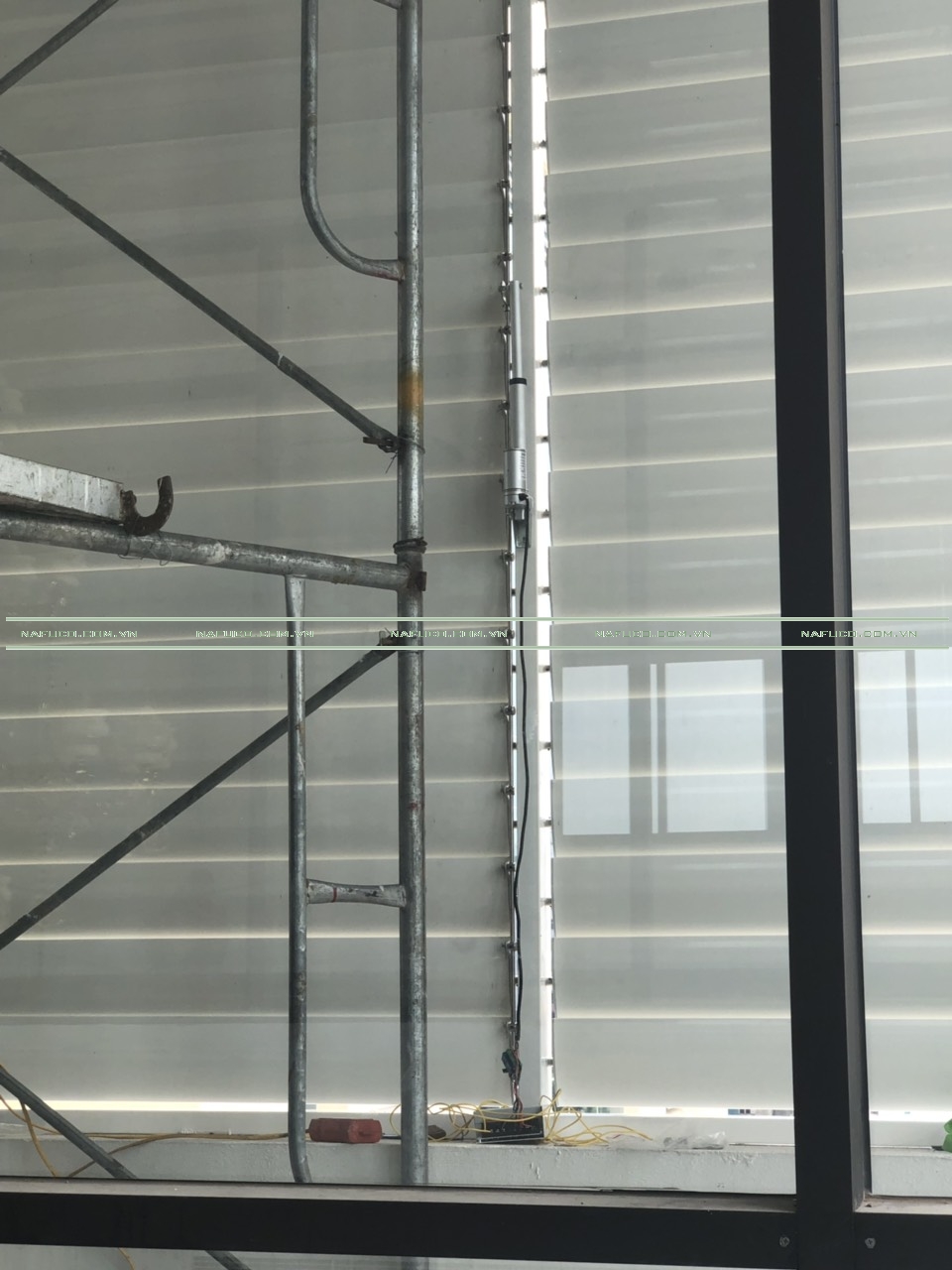 kết cấu lam chắn nắng chuyển động