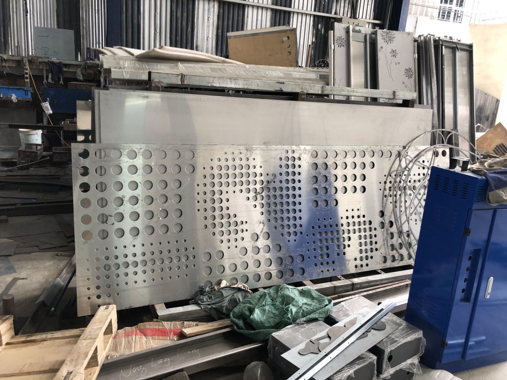 tấm  nhôm chắn nắng CNC