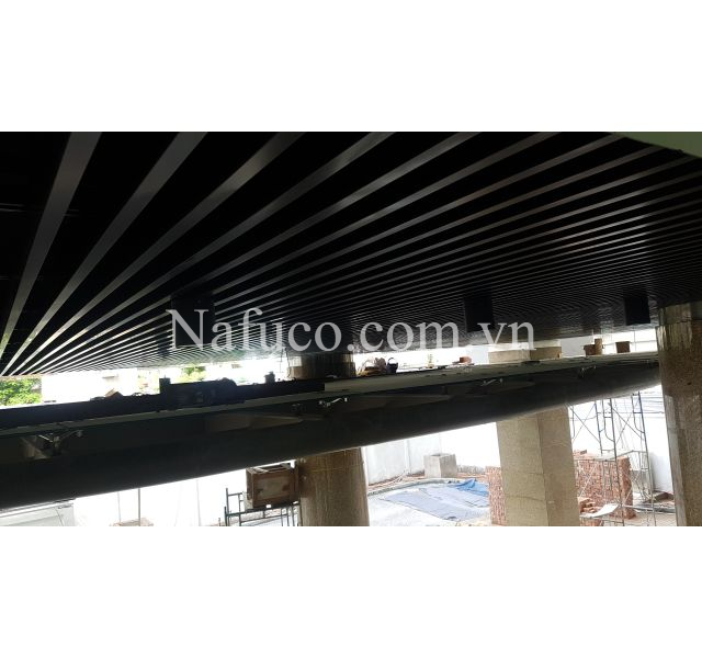 Gói thầu ngoại thất : trần nhôm u shaper