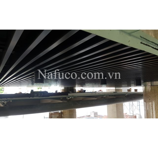 Trần nhôm sọc
