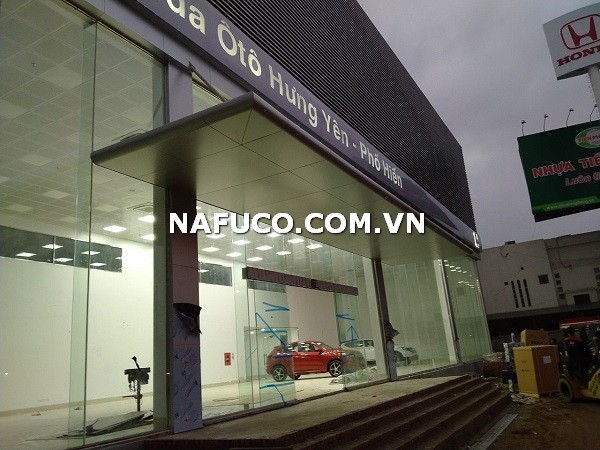 Vách kính khổ lớn, thực hiện gói thầu ngoại thất