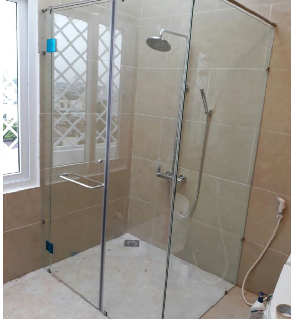 vách kính nhà tắm vách kính nhà tắm